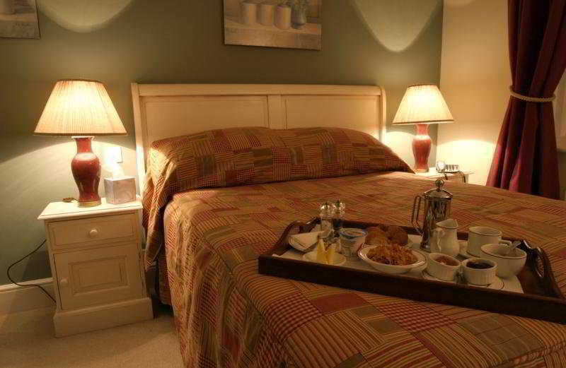 Hurtwood Hotel Peaslake Room photo